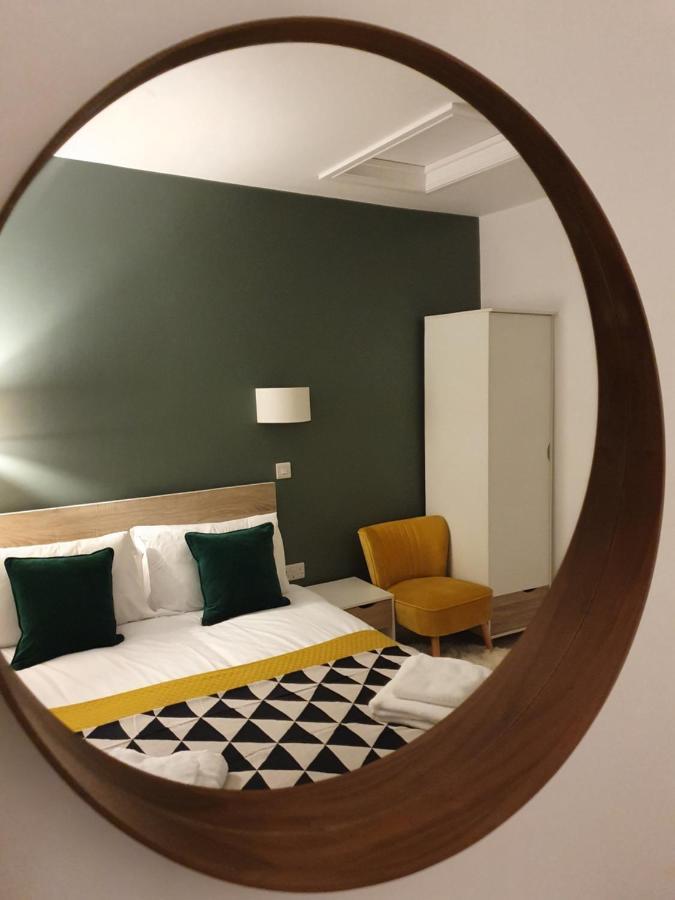 The Taylor Suite - Stunning 2-Ensuite Beds, Cathedral View Roof Garden Truro Extérieur photo