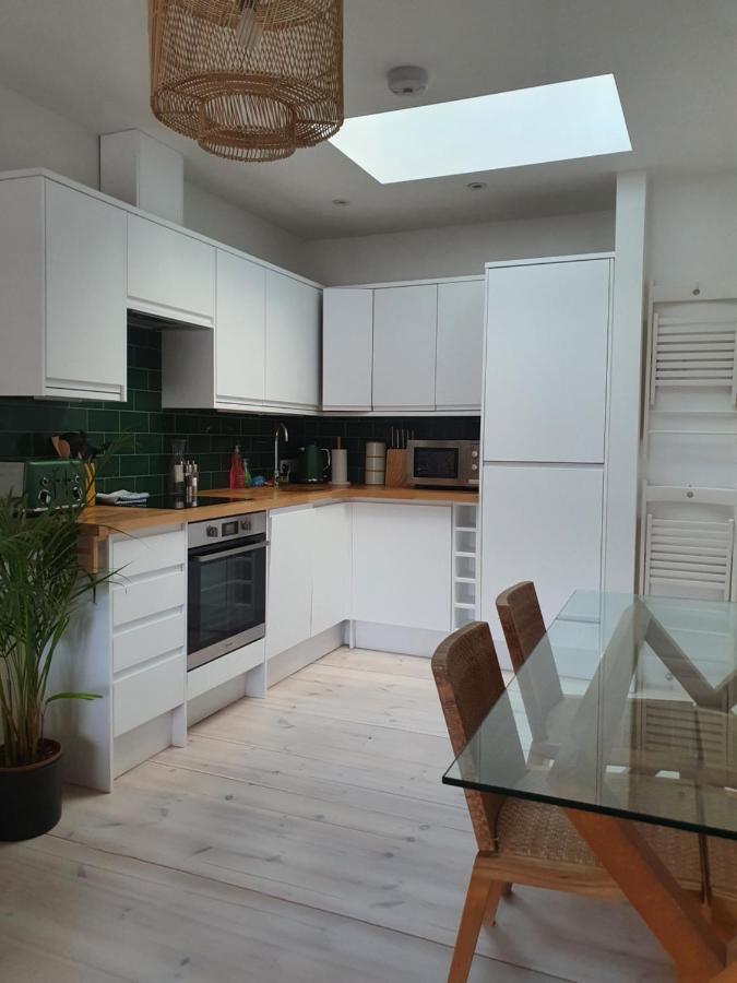 The Taylor Suite - Stunning 2-Ensuite Beds, Cathedral View Roof Garden Truro Extérieur photo