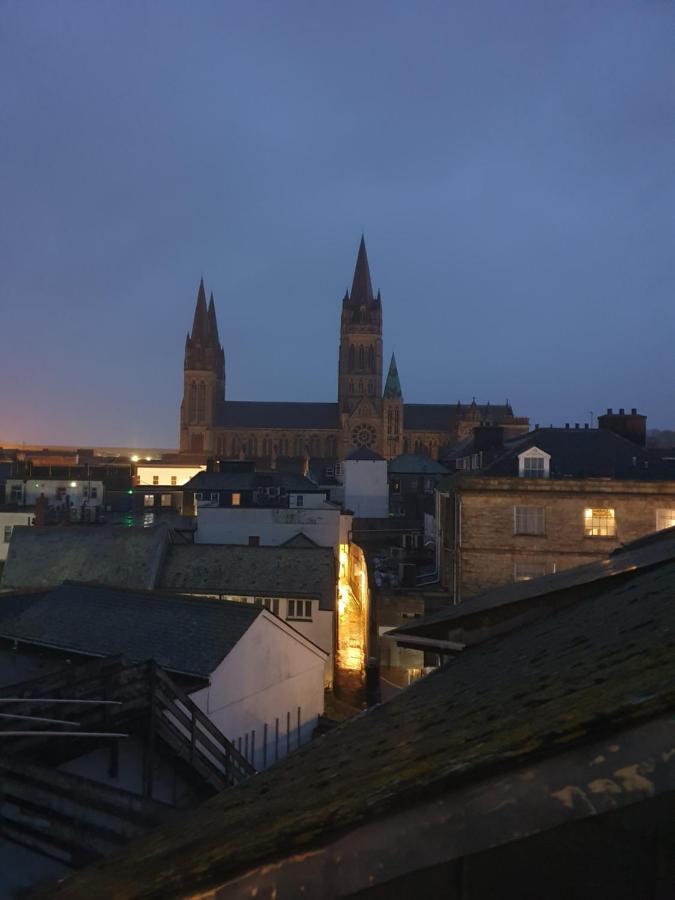 The Taylor Suite - Stunning 2-Ensuite Beds, Cathedral View Roof Garden Truro Extérieur photo